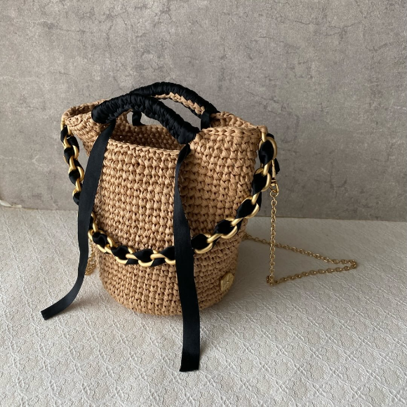 knitting fuzzyの手編みバッグ