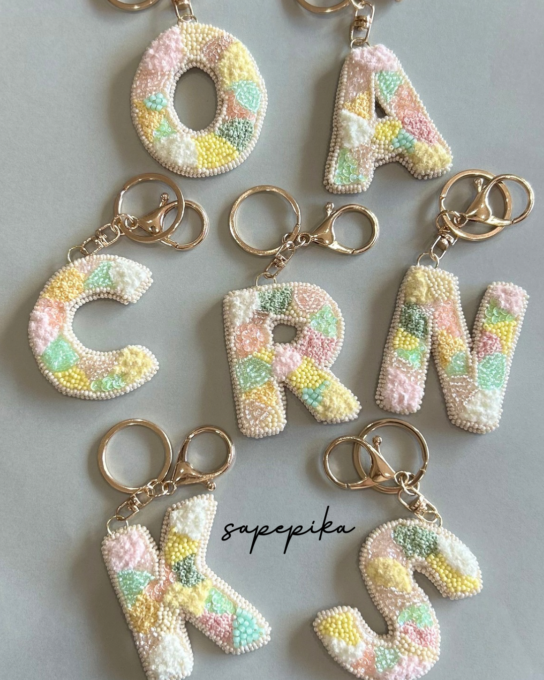 sapepikaの刺繍キーホルダー